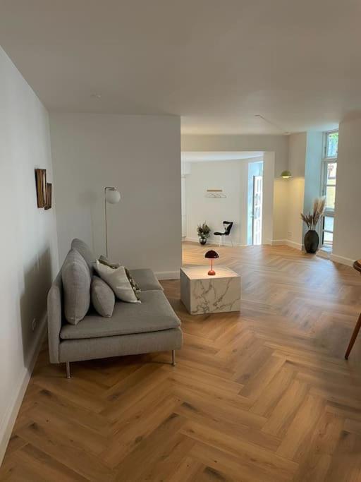 Апартаменты Nyrenoveret Charmerende Lejlighed I Odense C! Экстерьер фото