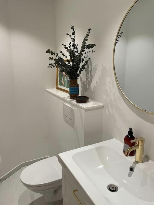 Апартаменты Nyrenoveret Charmerende Lejlighed I Odense C! Экстерьер фото